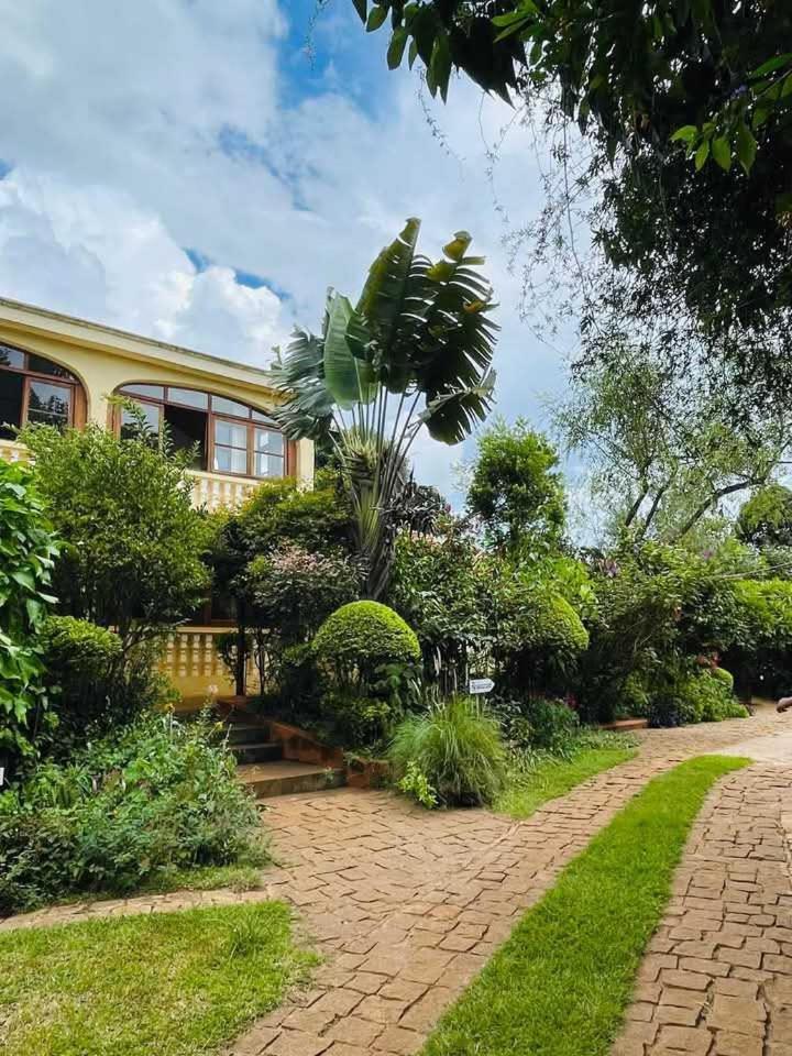 Souimanga-Hotel Antsirabe Exterior foto
