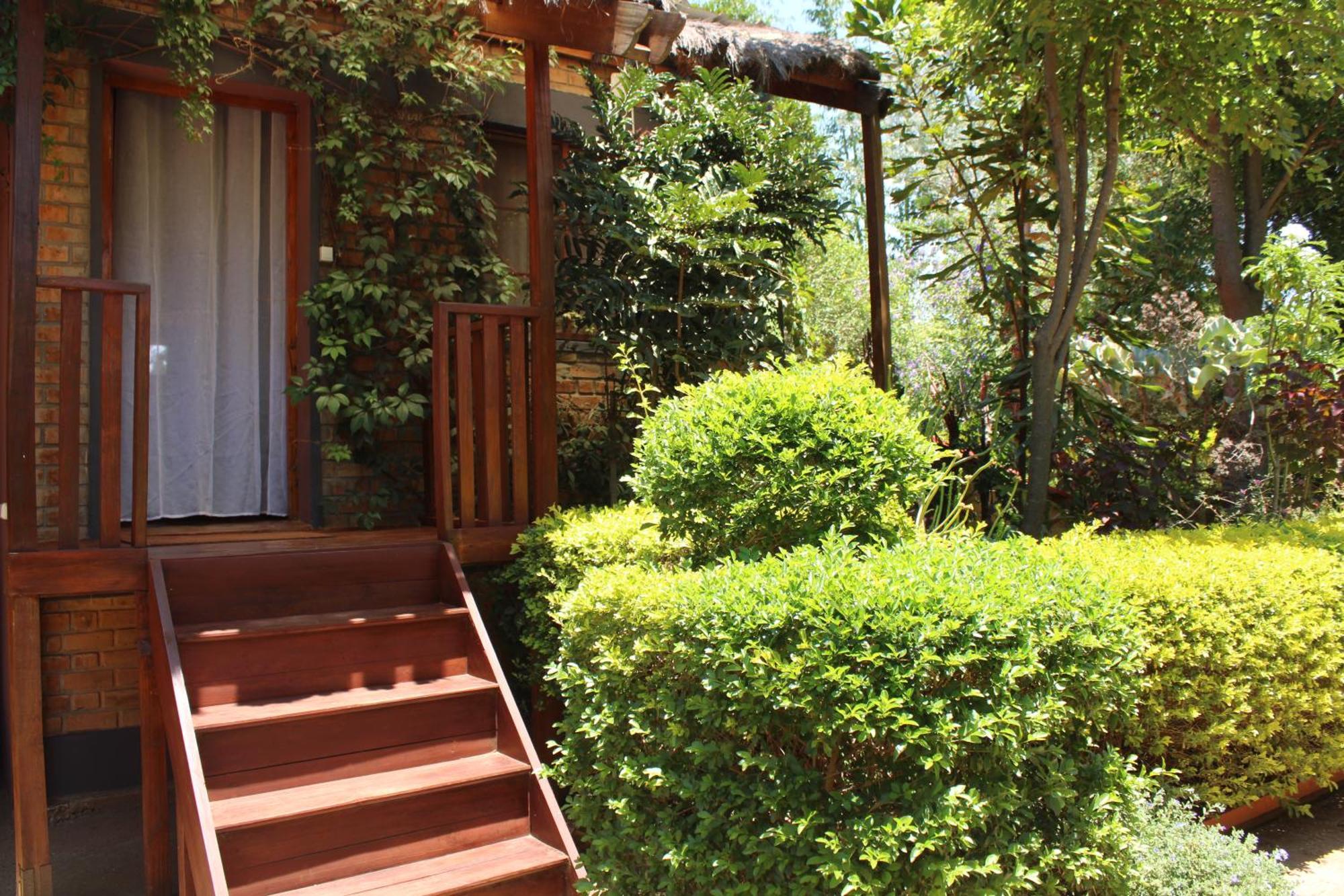Souimanga-Hotel Antsirabe Exterior foto